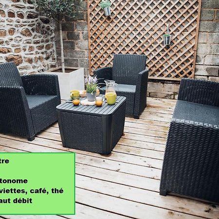 Superbe Appartement Avec Terrasse Au Calme Ernée Exterior photo
