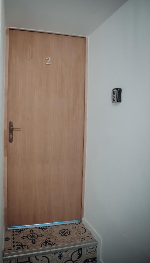Superbe Appartement Avec Terrasse Au Calme Ernée Exterior photo
