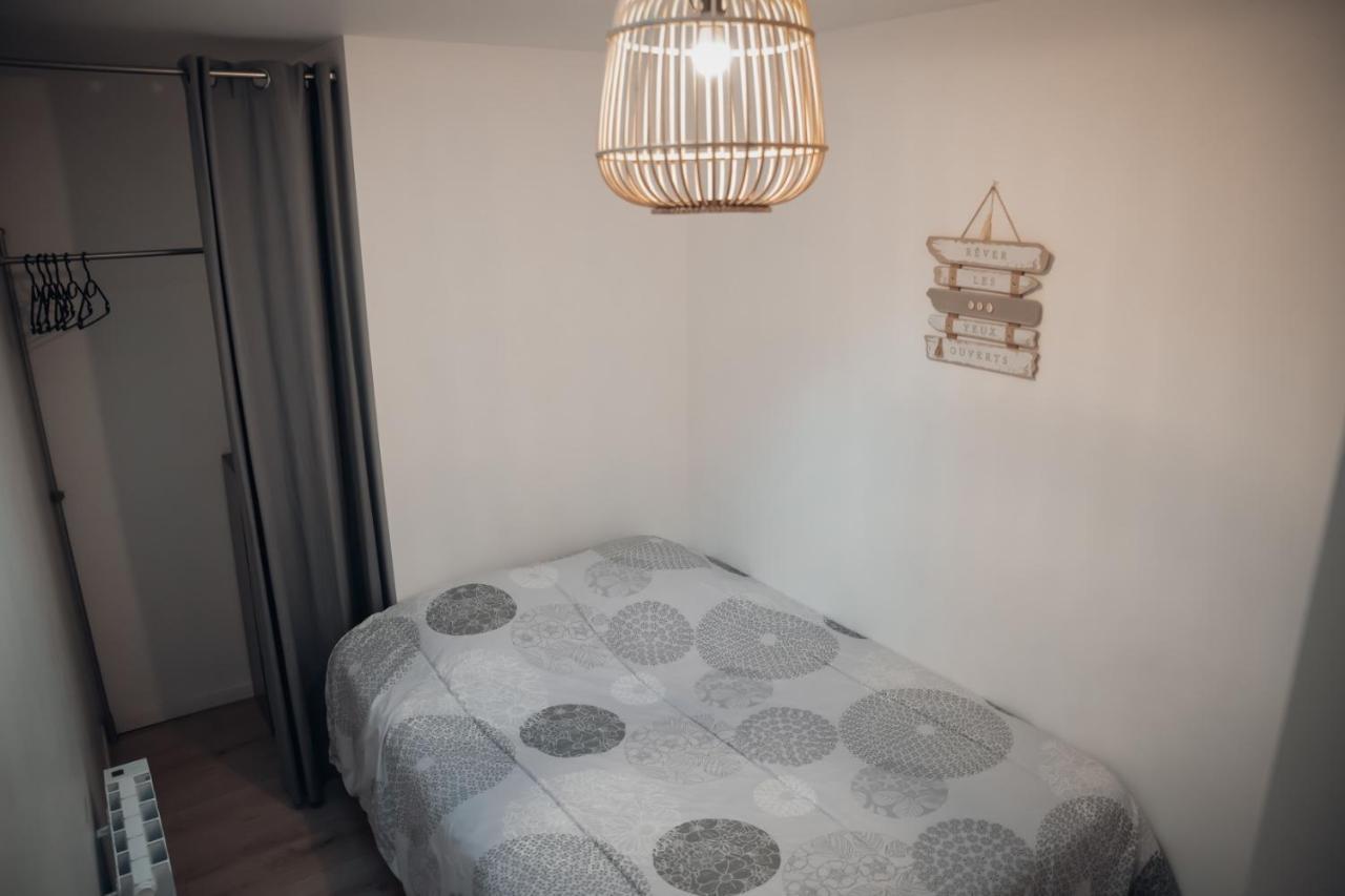 Superbe Appartement Avec Terrasse Au Calme Ernée Exterior photo