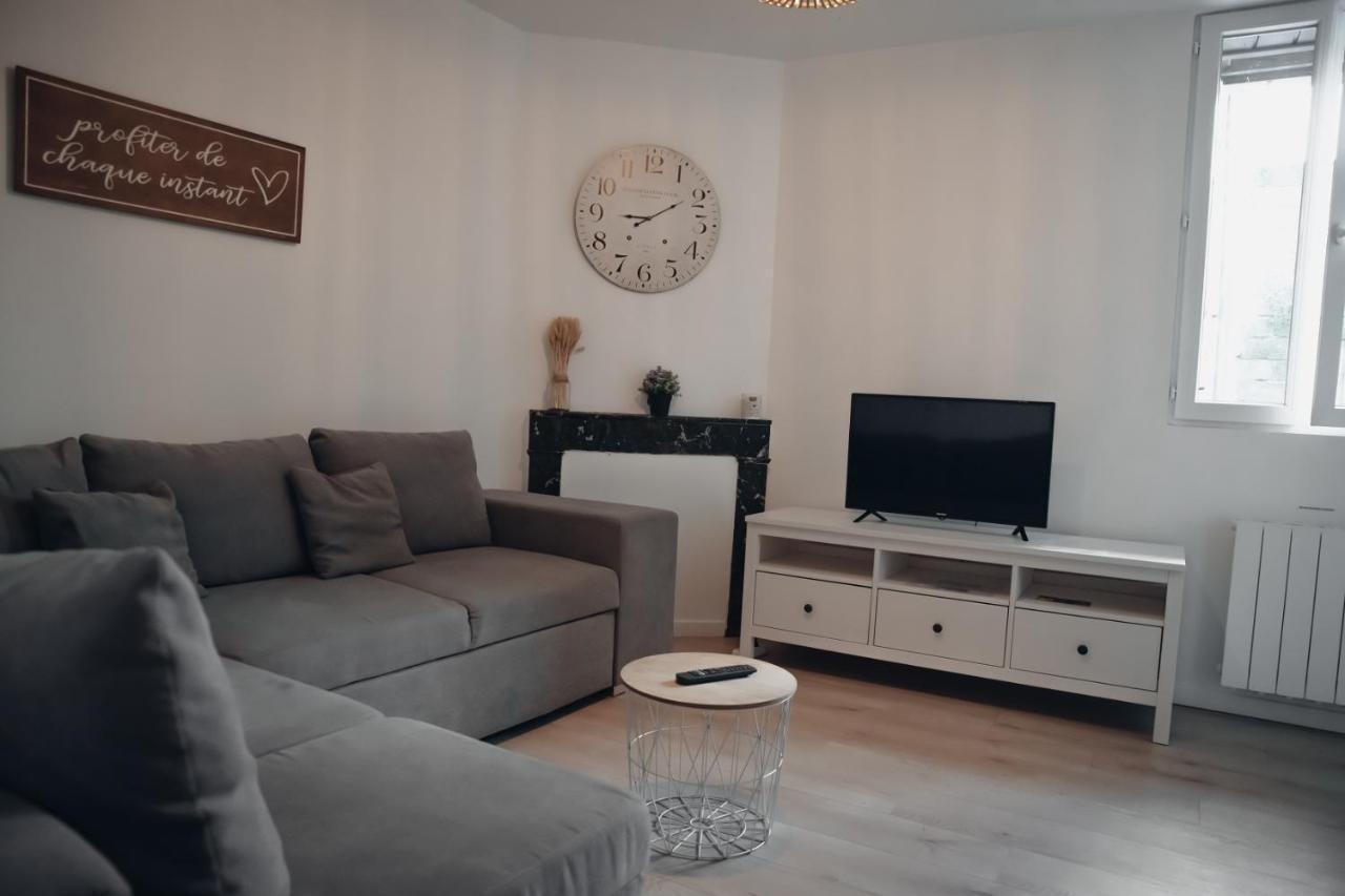 Superbe Appartement Avec Terrasse Au Calme Ernée Exterior photo