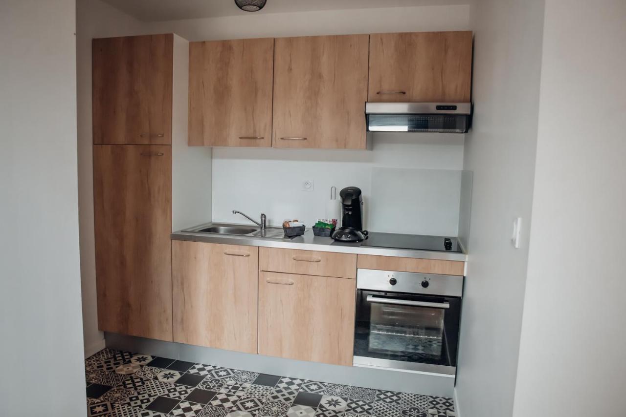 Superbe Appartement Avec Terrasse Au Calme Ernée Exterior photo