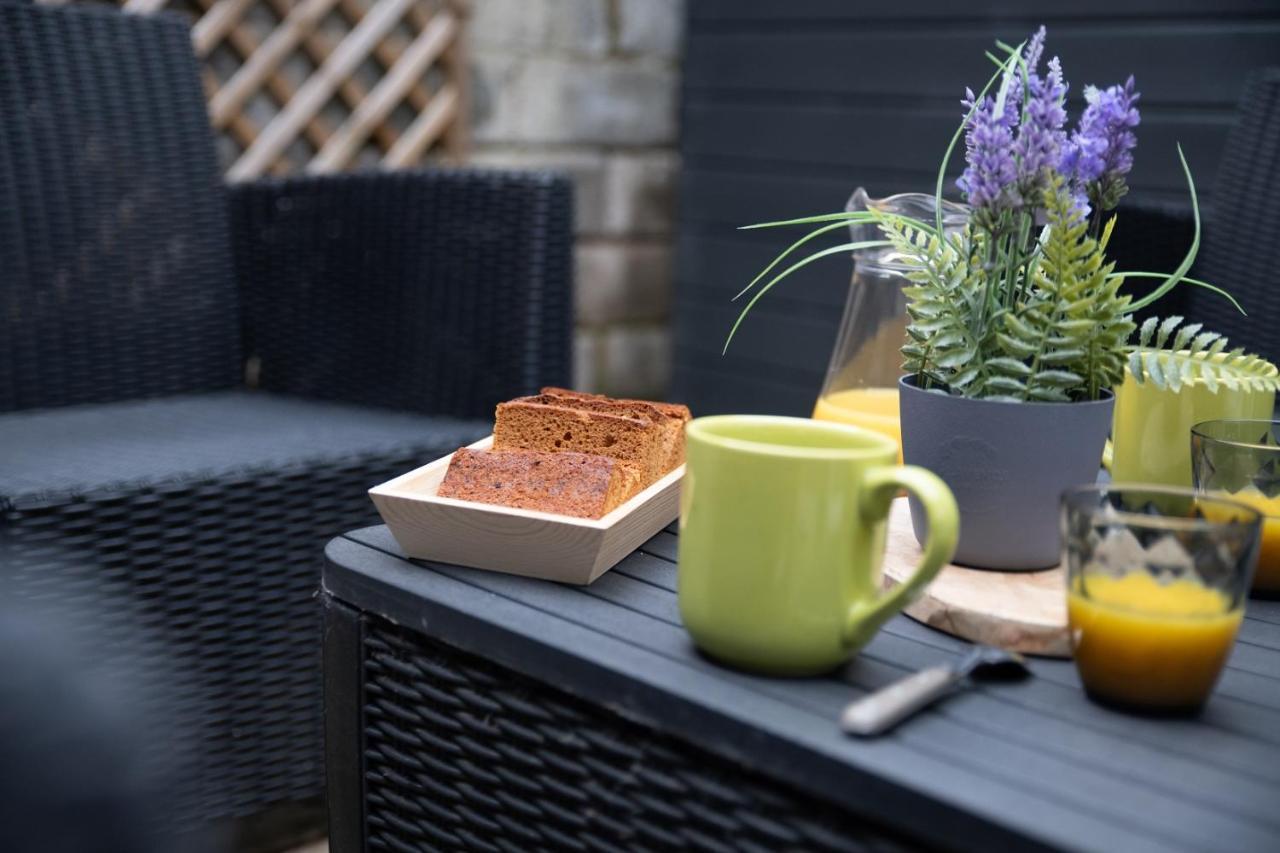 Superbe Appartement Avec Terrasse Au Calme Ernée Exterior photo
