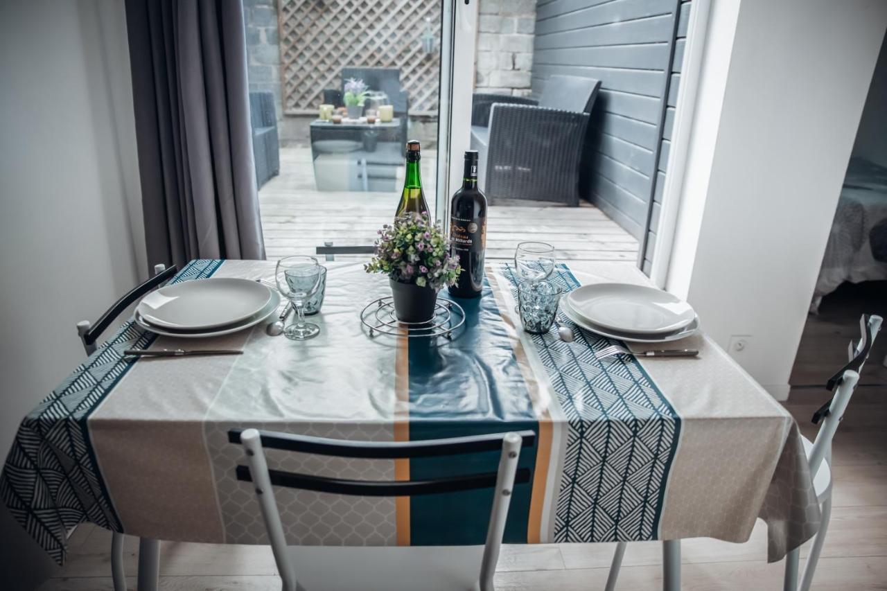 Superbe Appartement Avec Terrasse Au Calme Ernée Exterior photo