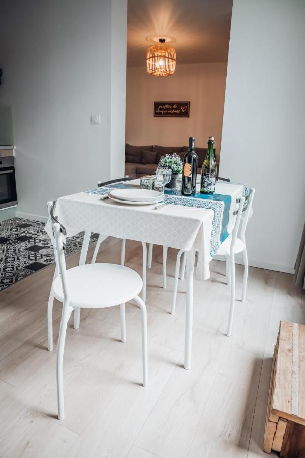 Superbe Appartement Avec Terrasse Au Calme Ernée Exterior photo