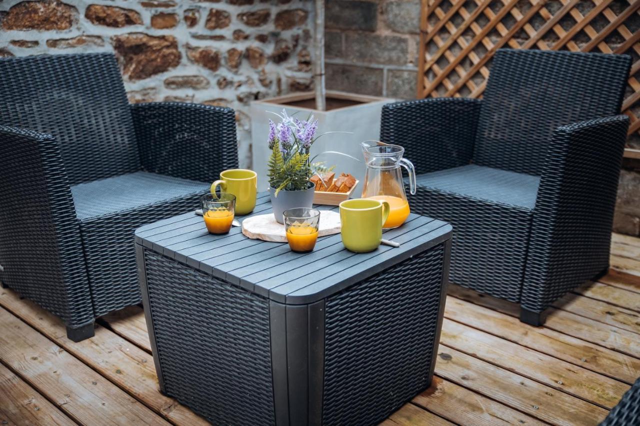Superbe Appartement Avec Terrasse Au Calme Ernée Exterior photo