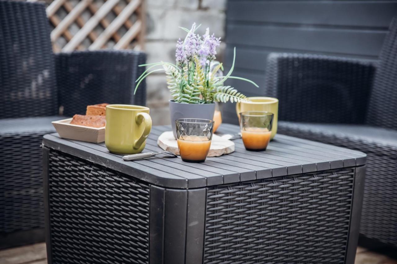 Superbe Appartement Avec Terrasse Au Calme Ernée Exterior photo